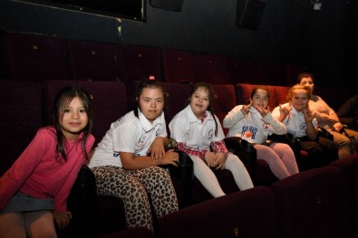 Özel Çocukların Sinema Keyfi