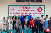 ŞAMPIYON - Rüya Takım Yine Şampiyon