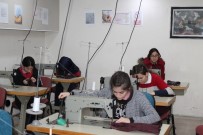TEKSTİL SEKTÖRÜ - Tosya'da Tekstil Sektörüne Ara Eleman Yetiştirmek İçin Moda Tasarımı Bölümü Açıldı