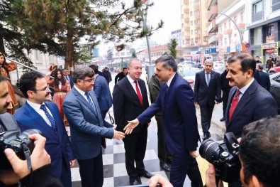 Vali Çiftçi Kaymakam Gözen'i Ziyaret Etti