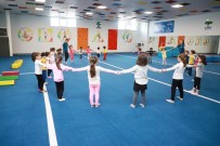 ÇOCUK OYUNLARI - 4 Yaşındaki Miniklere Dört Dörtlük Spor Eğitimi