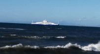 FERİBOT SEFERLERİ - Bozcaada Açıklarında Fırtına Gemilere Rota Değiştirtti