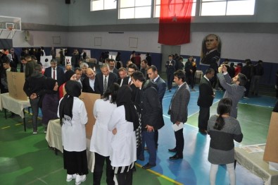 Demirözü'nde '4006 TÜBİTAK Bilim Fuarı' Açıldı