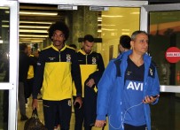 ADNAN MENDERES - Fenerbahçe, İzmir'e Geldi