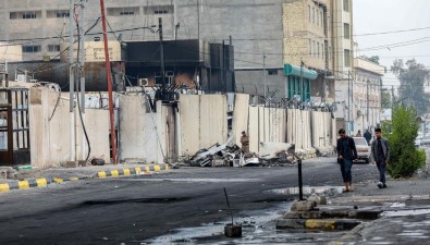 Göstericilerin Öldürüldüğü Zikar'da Vali İstifa Etti