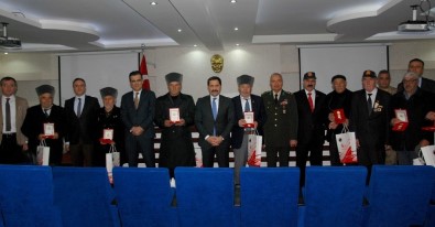 Kıbrıs Gazileri İçin Madalya Tevci Töreni Yapıldı