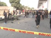 BOMBA İMHA UZMANLARI - Pakistan'da Çekçekli Patlama Açıklaması 7 Yaralı