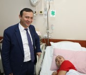 İLETİŞİM FAKÜLTESİ - Rektör Çalış, Beyin Kanaması Geçiren Öğrencisine Sahip Çıktı