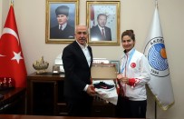 TEKVANDO - Şampiyon Tekvandocu, Madalya Sevincini Başkan Gültak'la Paylaştı