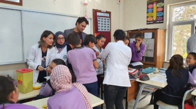 Şuhut'ta Öğrencilere Aşı Uygulaması