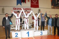 MEHMET ERDEMIR - Bayramiç'te Taekwondo Şampiyonasına Büyük İlgi