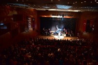 ERDAL BEŞİKÇİOĞLU - 'Bir Delinin Hatıra Defteri' Anadolu Üniversitesi Uluslararası Tiyatro Festivali'nde