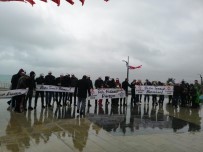 EDREMIT BELEDIYESI - Edremit'te 'Tek Evim Dünya' Sloganıyla Sahil Temizliği