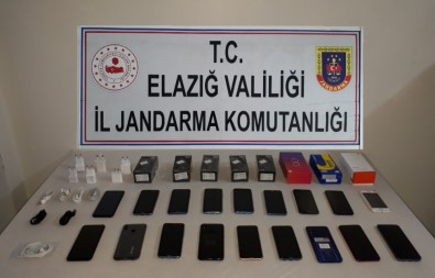 Elazığ'da Kaçakçılıkla Mücadele, Telefonlar Ele Geçirildi