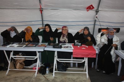 HDP Önündeki Ailelerin Evlat Nöbeti 62'Nci Gününde