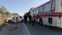 İSMAİL YILMAZ - Kocaeli'de Halk Otobüsü İle Otomobil Çarpıştı Açıklaması 4 Yaralı