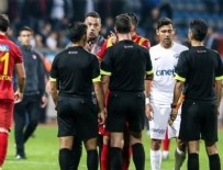 VEYSEL SARI - Süper Lig'de şok kavga! Oyucular birbirine girdi