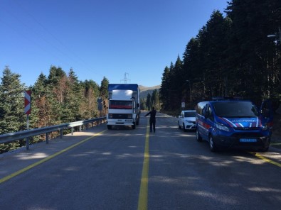 Uludağ'a Kar Yağdı, Sezonun İlk Kar Kazasında 4 Kişi Yaralandı