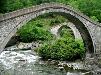 Artvin'deki Çifte Köprüler Tarihe Meydan Okuyor