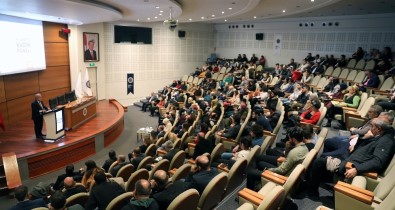 Atatürk Üniversitesi'nde 'Siyasette Kadın Paneli'