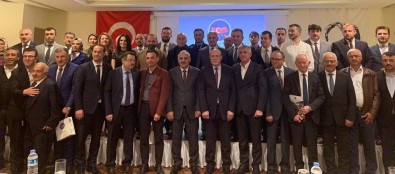 Başkan Pekmezci, Yüksek Lisans Eğitimlerini Tamamlayan DKBB Personellerine Hediyelerini Takdim Etti