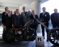 DİVAN KURULU - Beşiktaş Müzesine Anlamlı Hediye