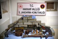 DERECIK - Derecik Kırsalında Silah Ve Mühimmat Ele Geçirildi