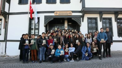Emek Gençlik Merkezi Atatürk İle Bir Gün Galerisi'ni Ziyaret Etti