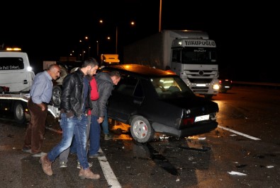 Erzincan'da İki Otomobil Çarpıştı Açıklaması 1 Ölü, 2 Yaralı
