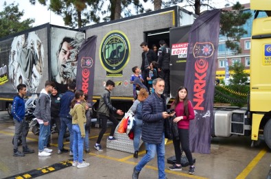 Narkotik Eğitim Tır'ına Büyük İlgi