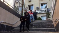 GÜVENLİK KAMERASI - Beyoğlu'nda Faslı Turistten 'Jet Ski' Anahtarı Ve Para Çalan Şahıslar Tutuklandı
