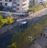 ÖĞRENCİ SERVİSİ - Diyarbakır'da Öğrenci Servisi Kaza Yaptı Açıklaması 5 Yaralı