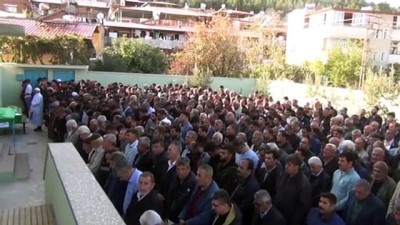 Gaziantep'te Otomobille Hafriyat Kamyonunun Çarpışması