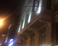 İSTİKLAL CADDESİ - İstiklal Caddesi'nde Otel Yangını Paniğe Sebep Oldu