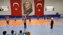 VOLEYBOL TAKIMI - Kağıtspor Voleybolda Dolu Dizgin