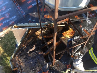 Manavgat'ta Çatı İzolasyonu Yangına Sebep Oldu