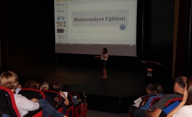 Marmaris'te Çocuk İstismarı Konusunda Ebeveynlere Seminer Verildi