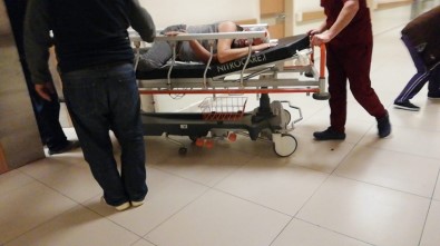 Merdivenlerden Yuvarlanan Adam Ağır Yaralandı
