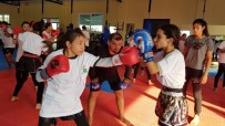MEHMET GÜVEN - Muay Thai'nin Dünya Yıldızı, Genç Sporcularla İdman Yaptı