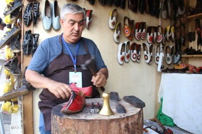 (Özel) Osmanlı Çarığı Hollywood Yıldızlarının Ayağında