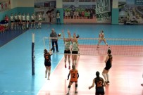 Salihli'nin Sultanları 5. Sette Kaybetti