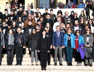 Adana Anadolu Liseliler Eğitim Vakfı Anıtkabir'de