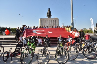 Bisikletle 550 Kilometre Pedal Çevirip 10 Kasım'da Anıtkabir'e Ulaşacaklar