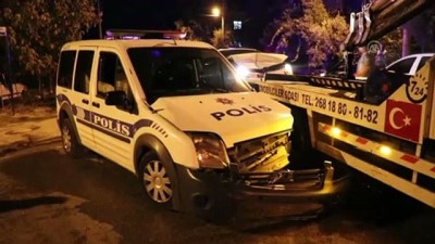 Denizli'de Şüphelinin Aracıyla Çarptığı Ekip Otosundaki 2 Polis Yaralandı