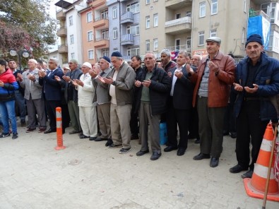 Hisarcık'ta 40 Kişilik Umre Kafilesi Dualarla Uğurlandı