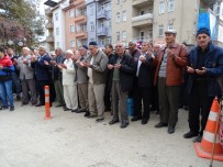 MUSTAFA ARDA - Hisarcık'ta 40 Kişilik Umre Kafilesi Dualarla Uğurlandı