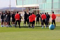 BÜLENT UYGUN - İ.M. Kayserispor'da Moraller Yerinde