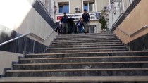 GÜVENLİK KAMERASI - İstanbul'da Hırsızlık Şüphelileri Yakalandı