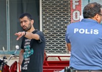 KAPKAÇ - Kapkaççı Şahıs, Çalmaya Çalıştığı Para Dolu Poşet Yırtılınca Amacına Ulaşamadan Kaçtı