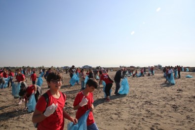 Mersin'de Sahil Temizliği Yapıldı